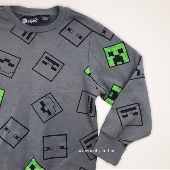 Boy’s Minecraft pullover Sweater. Size: S - Picture 2 of 4